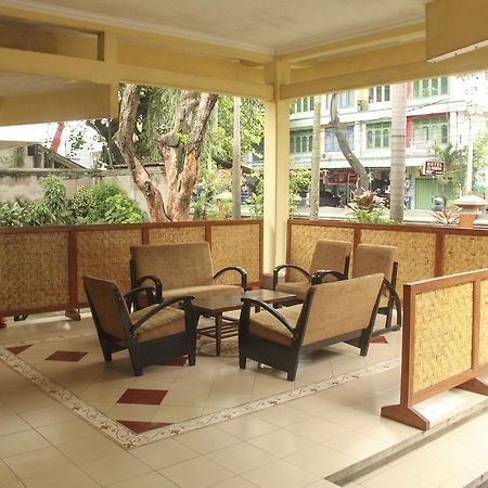 Reddoorz Plus @ Pejanggik Mataram Exterior foto