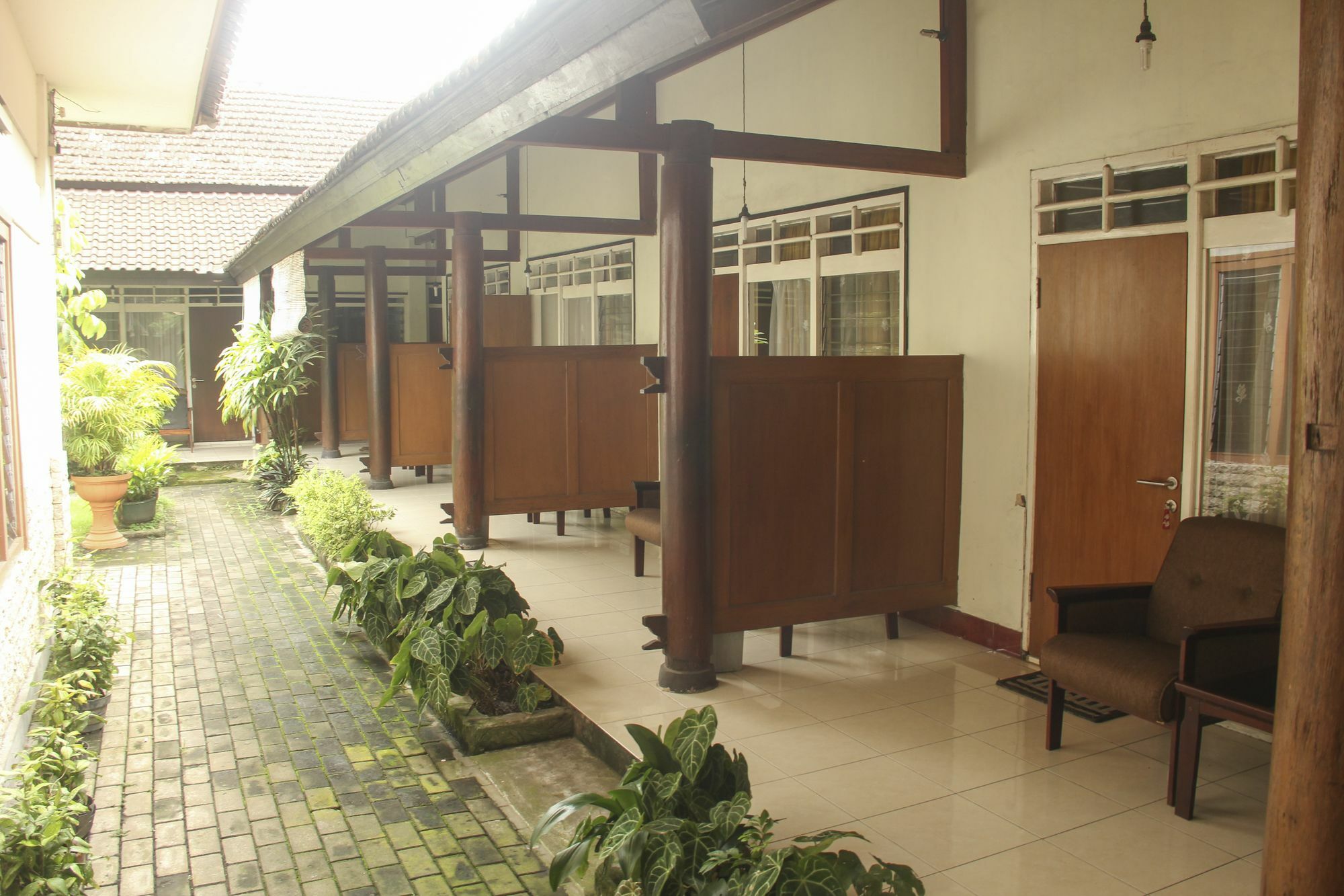 Reddoorz Plus @ Pejanggik Mataram Exterior foto